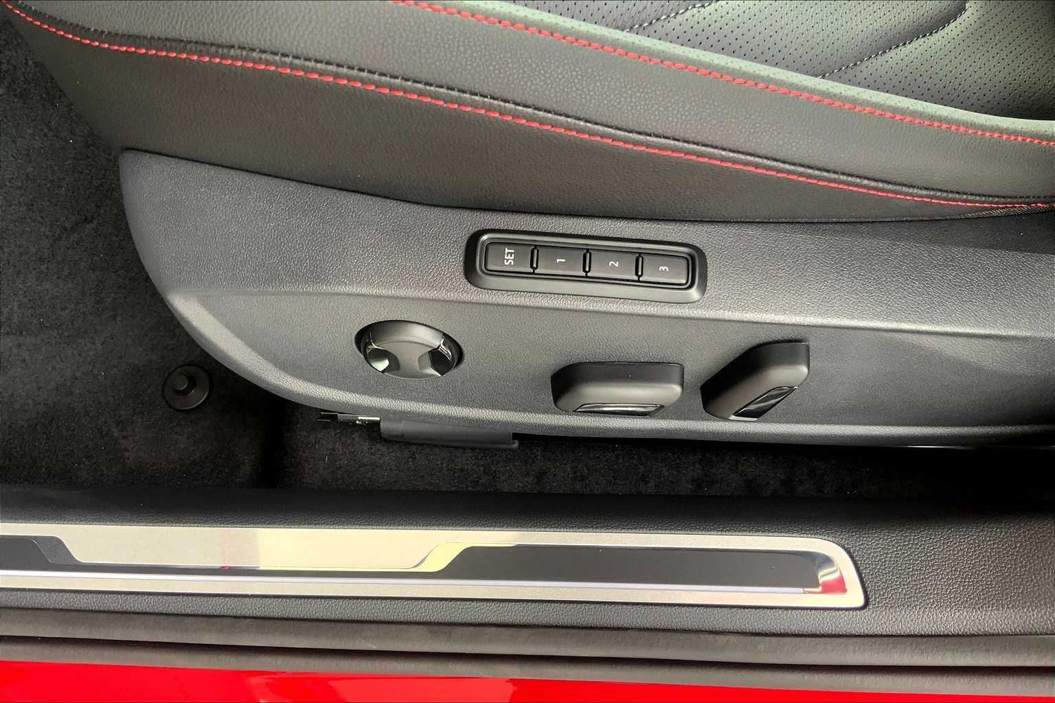 2025 Volkswagen Jetta GLI Autobahn photo 18