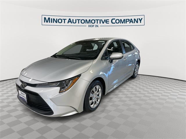 2026 Toyota Corolla LE photo 3