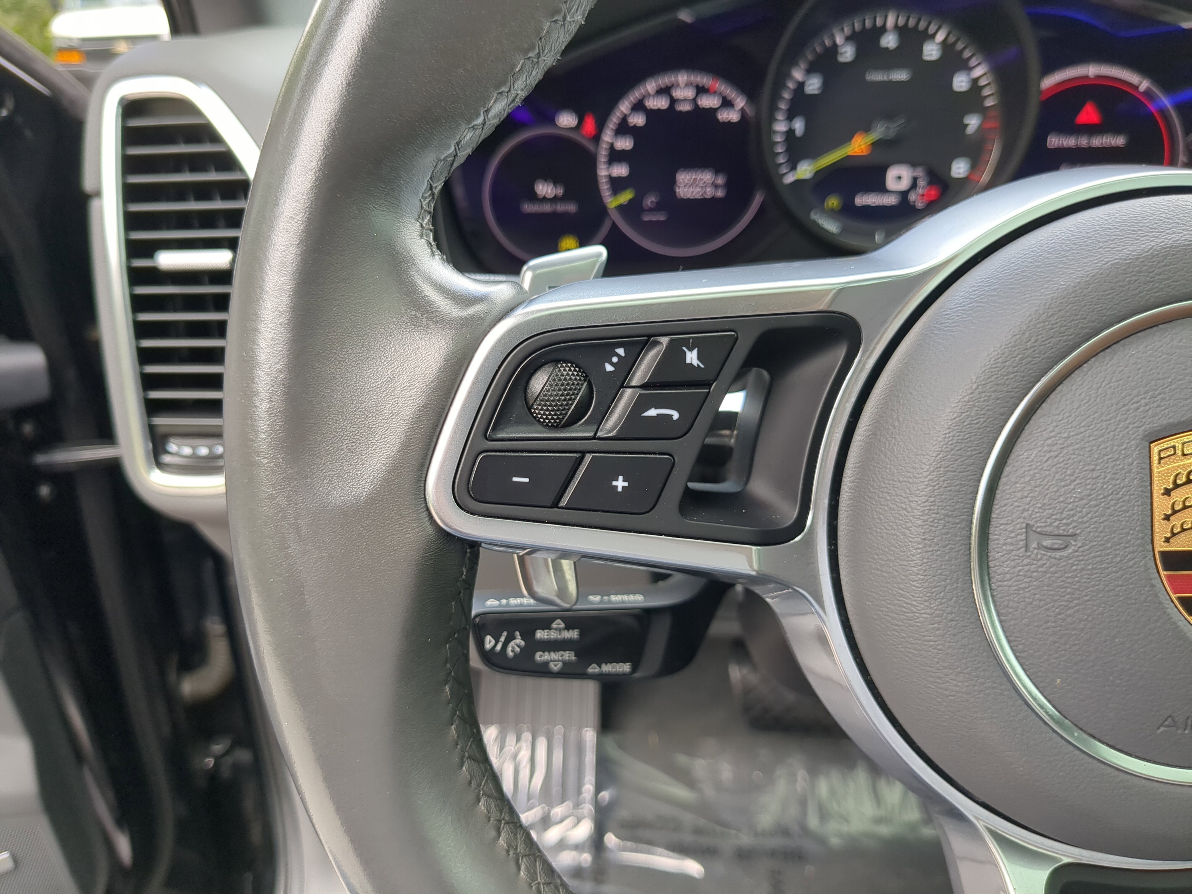 2022 Porsche Cayenne E-Hybrid Coupe Base photo 11