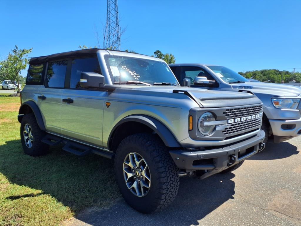 2024 Ford Bronco Badlands photo 3
