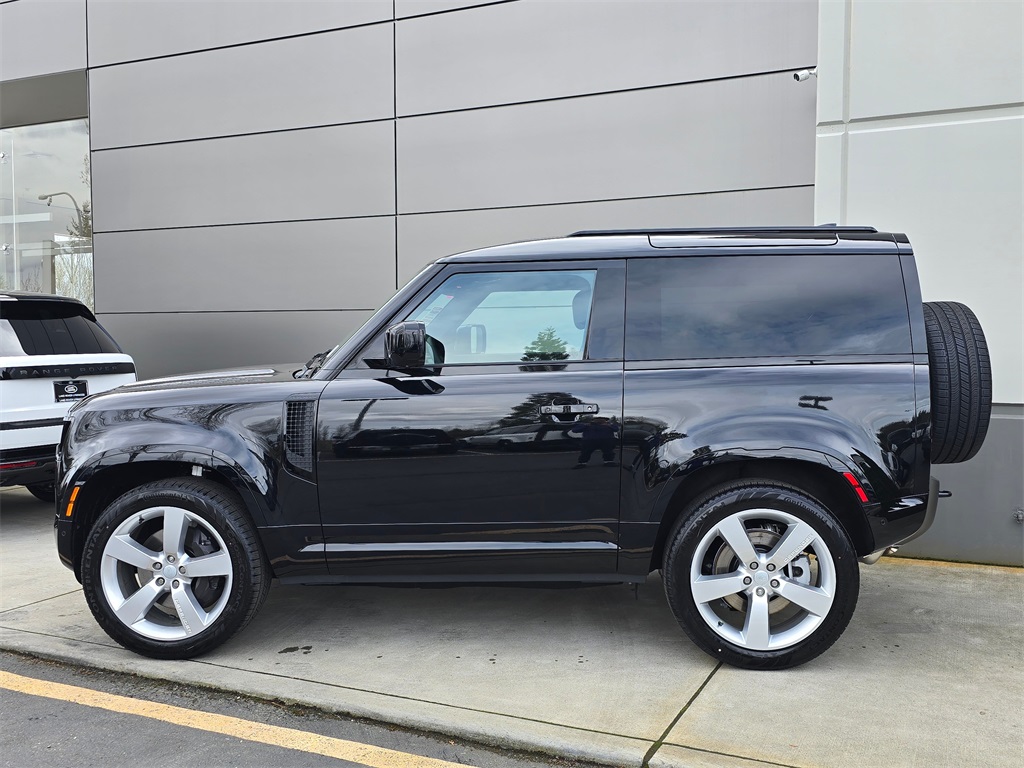 2025 Land Rover Defender 90 X-Dynamic SE photo 4