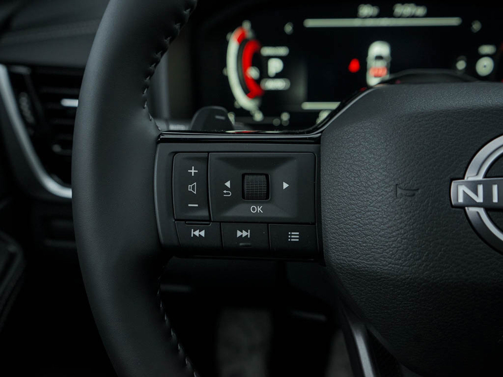 2025 Nissan Rogue SL photo 20