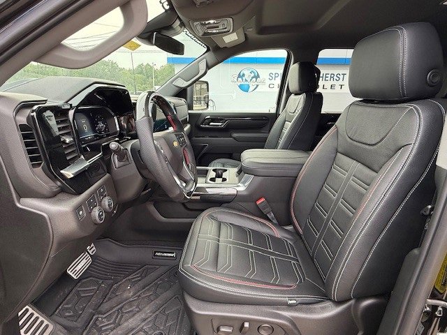 2025 Chevrolet Silverado 2500HD LT photo 13