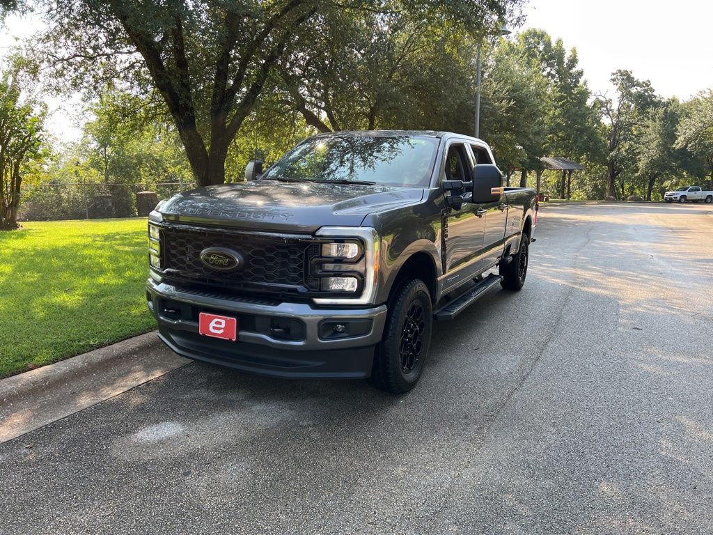 2026 Ford F-350 XLT photo 3