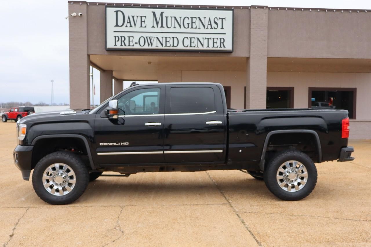 2017 Gmc Sierra Denali photo 2