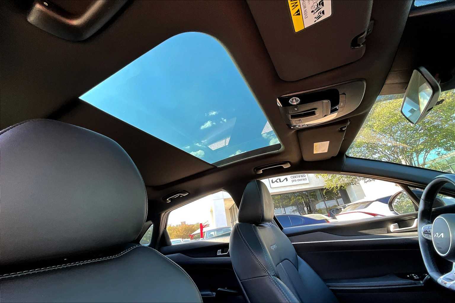 2022 Kia K5 GT-Line photo 12