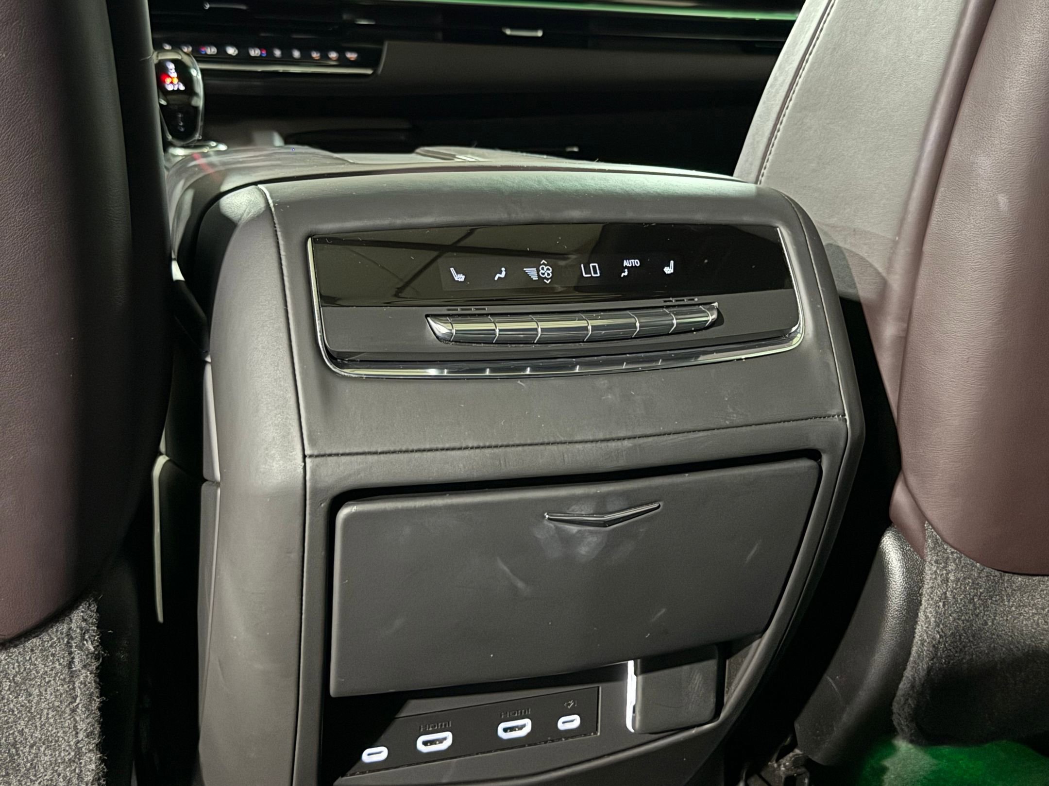 2023 Cadillac Escalade Premium Luxury Platinum photo 40