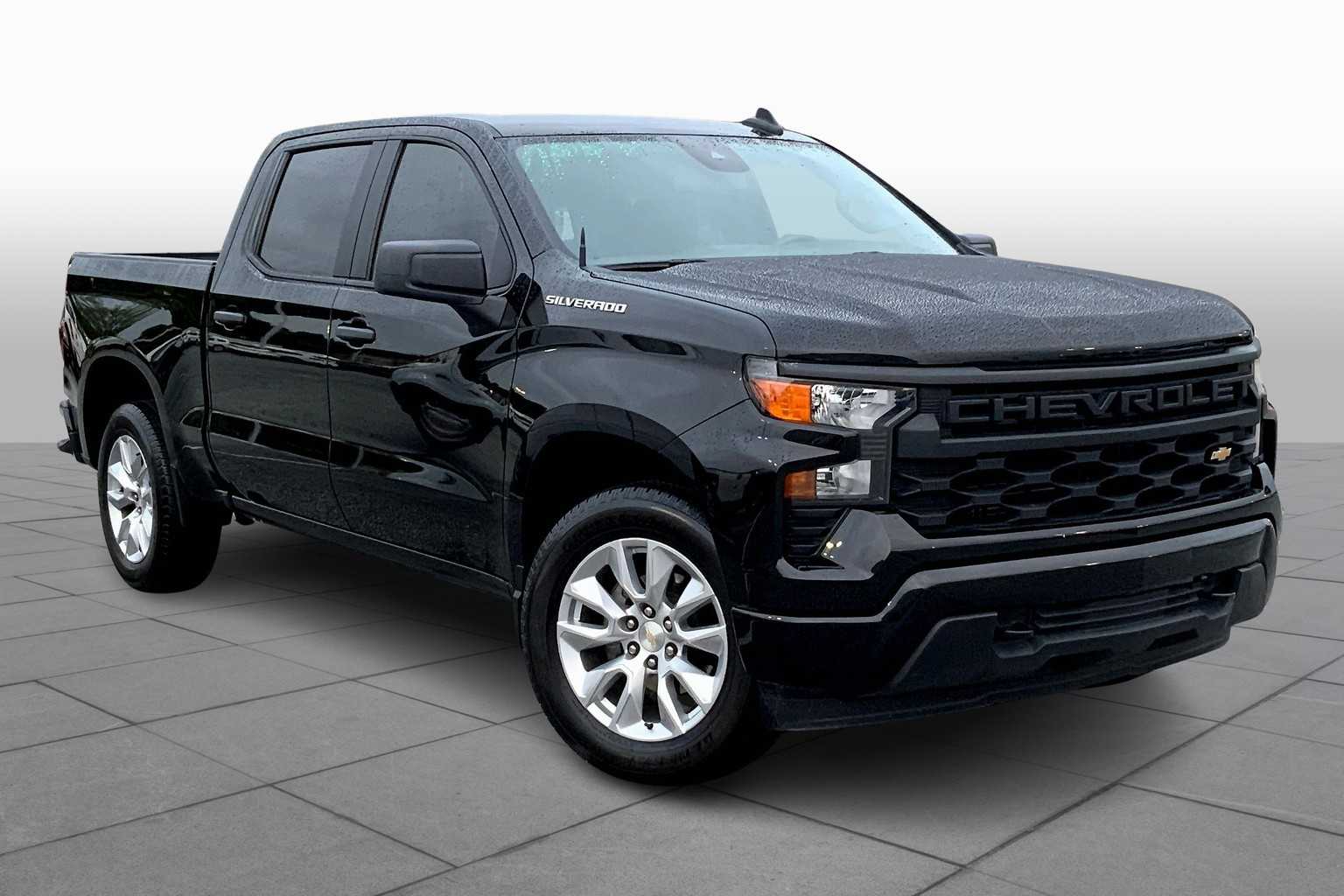 2024 Chevrolet Silverado 1500 Custom photo 2