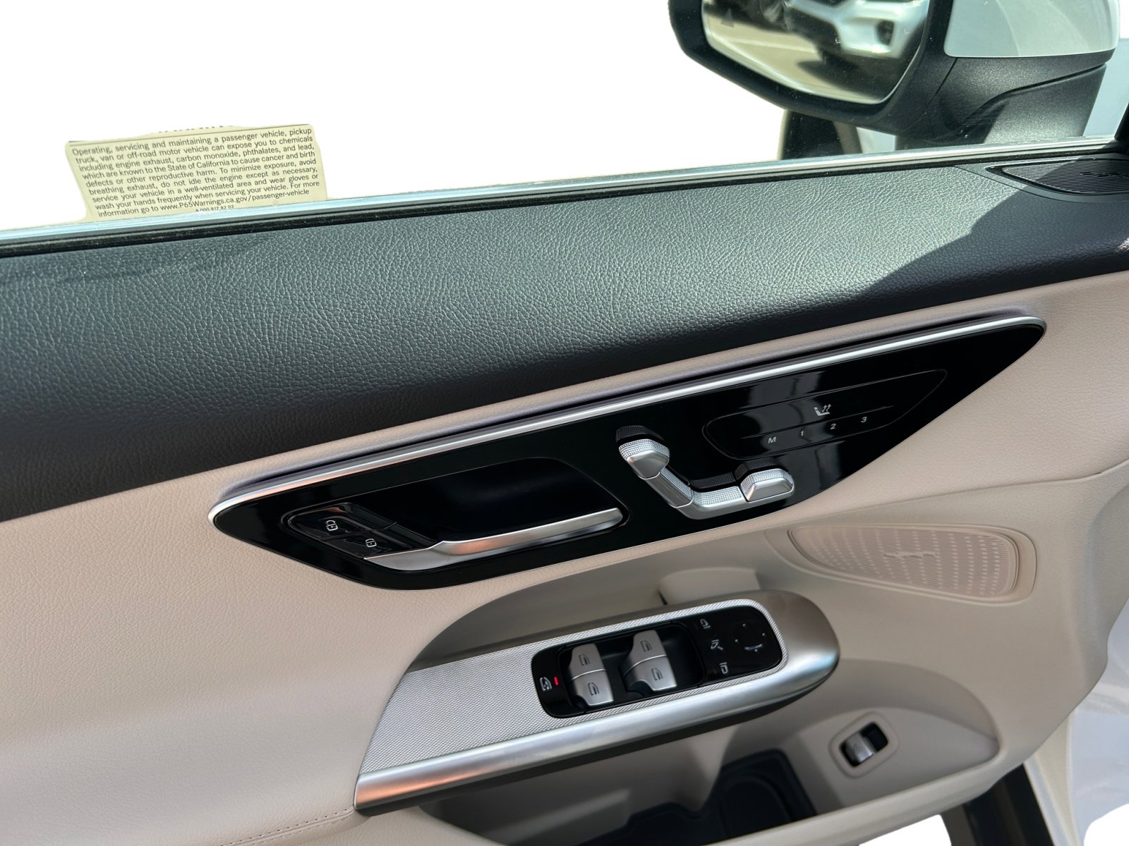 2025 Mercedes Benz GLC 300 4MATIC photo 17