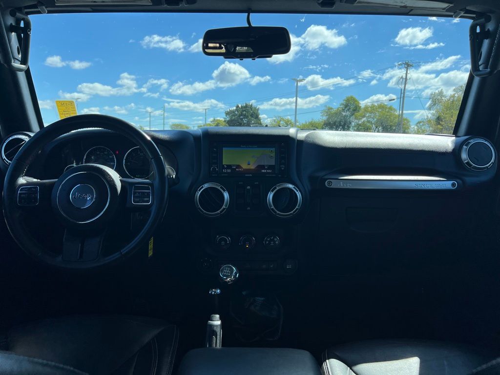 2017 Jeep Wrangler Unlimited Sahara photo 14