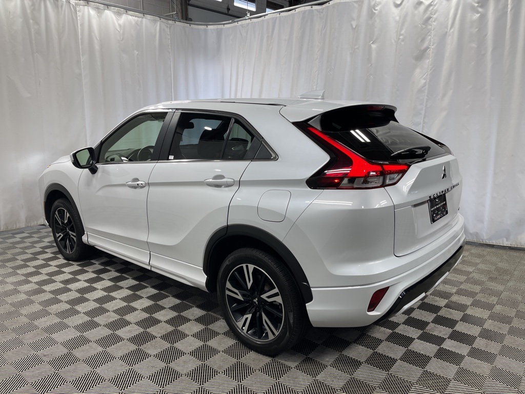 2023 Mitsubishi Outlander SE photo 4