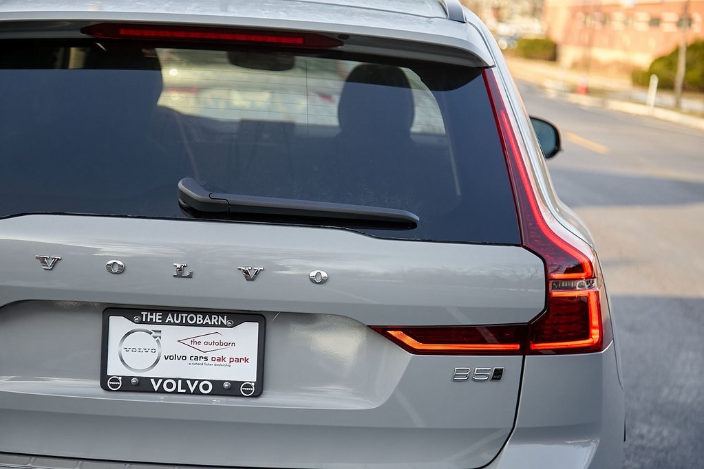 2026 VOLVO XC60 - Image 9