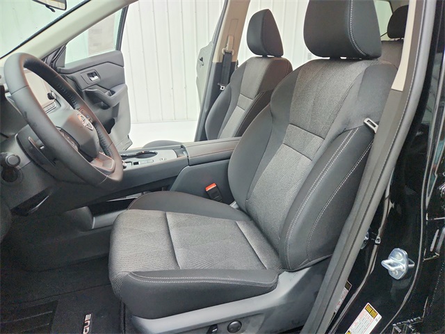 2025 Nissan Rogue SV photo 18