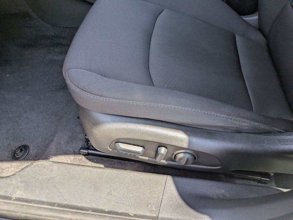 2022 Chevrolet Malibu 1LT photo 13