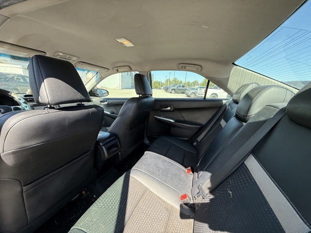2014 Toyota Camry SE photo 23