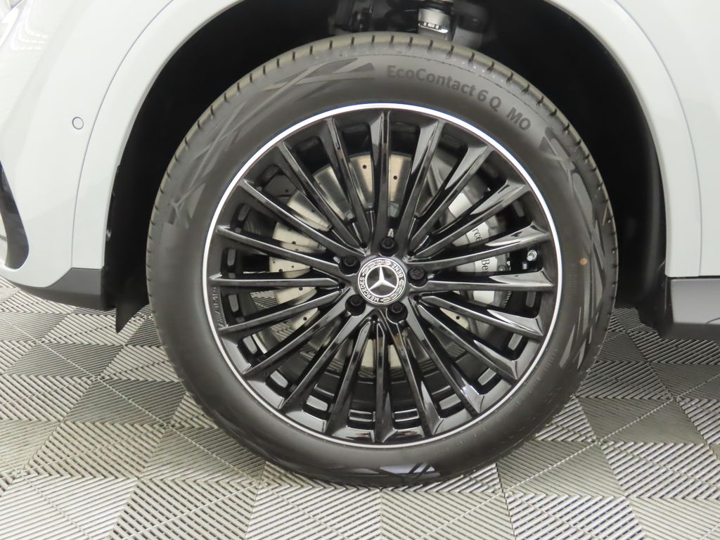 2025 Mercedes Benz GLC 300 photo 30