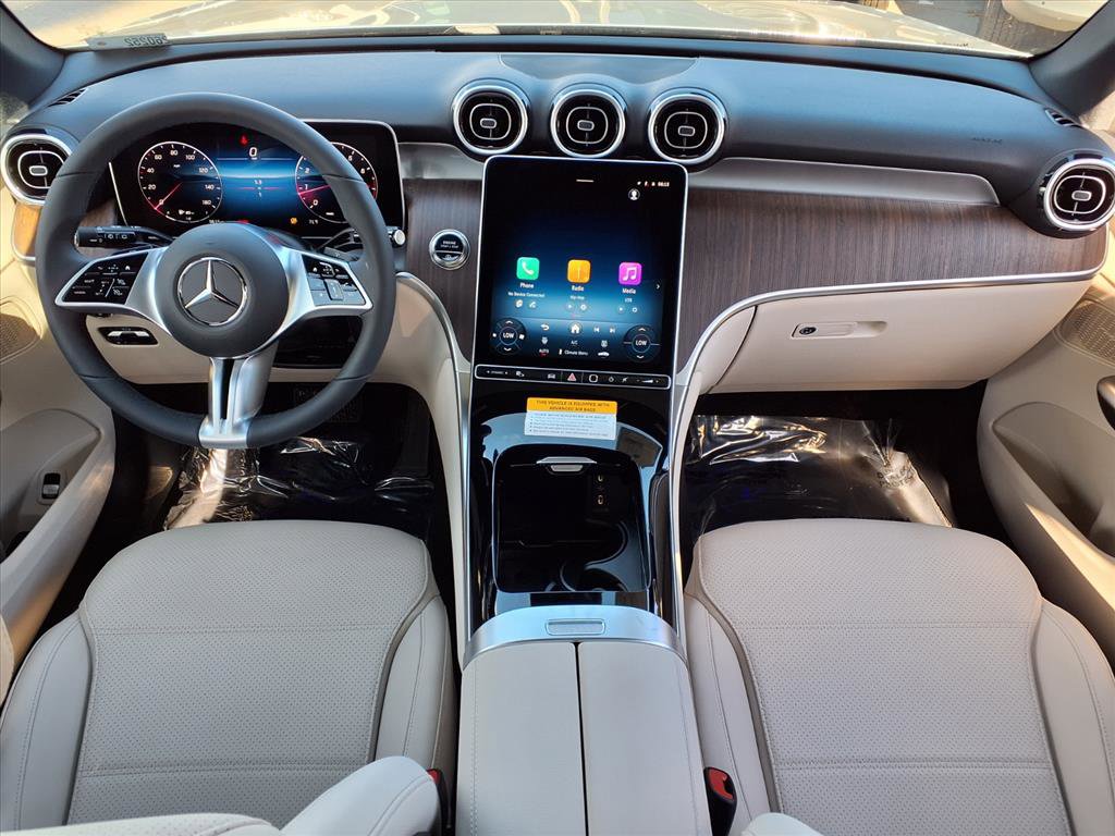 2026 Mercedes Benz GLC 300 photo 4