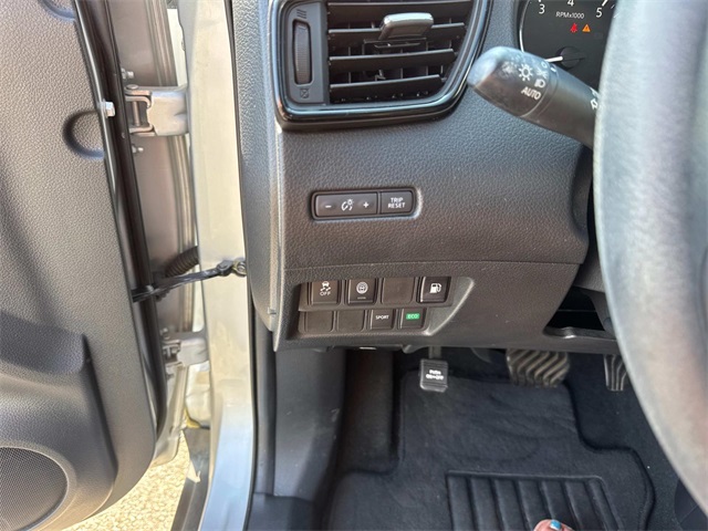 2019 Nissan Rogue S photo 21