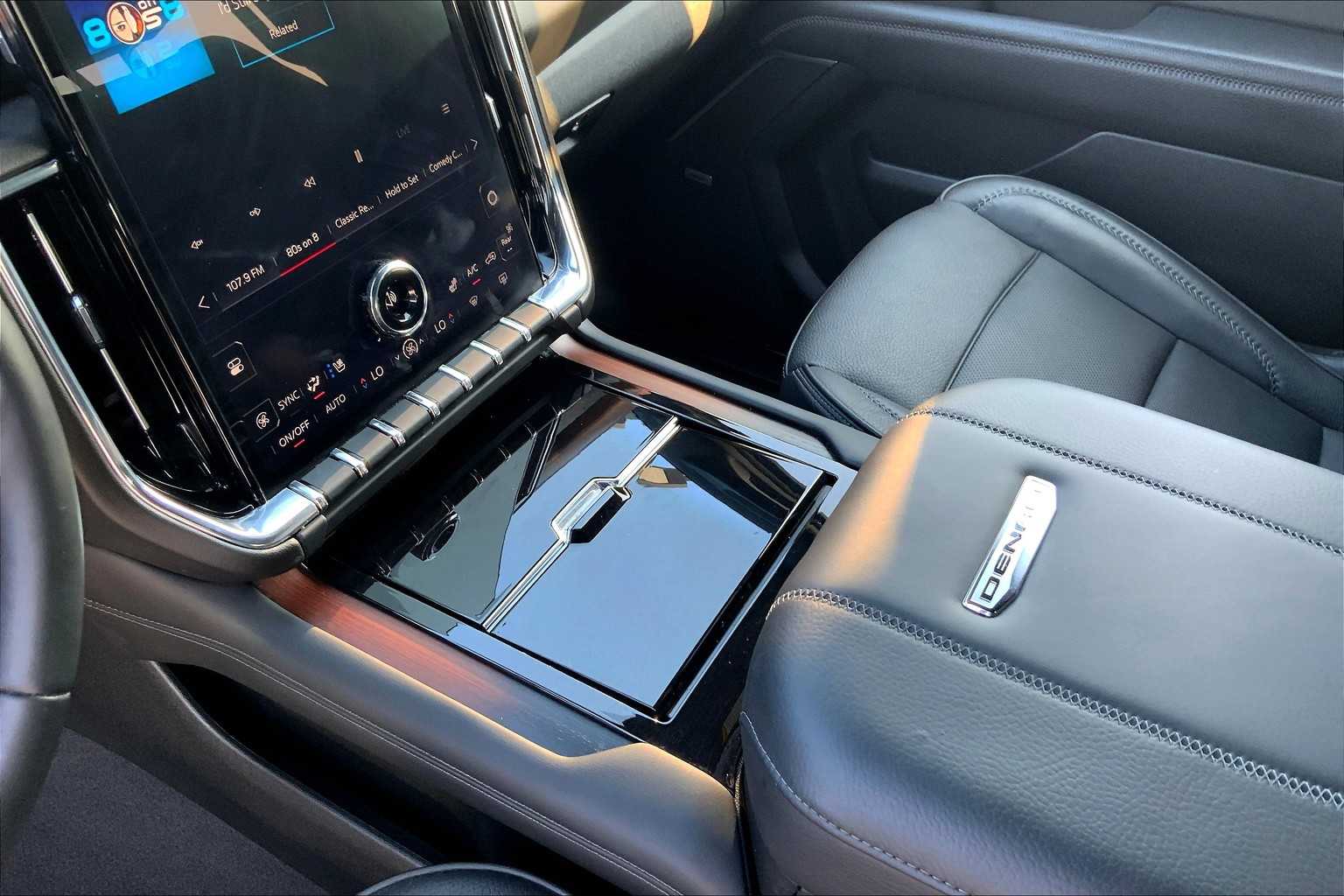2025 Gmc Yukon Denali photo 28