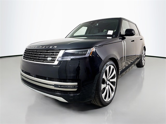 2025 Land Rover Range Rover SE's photo