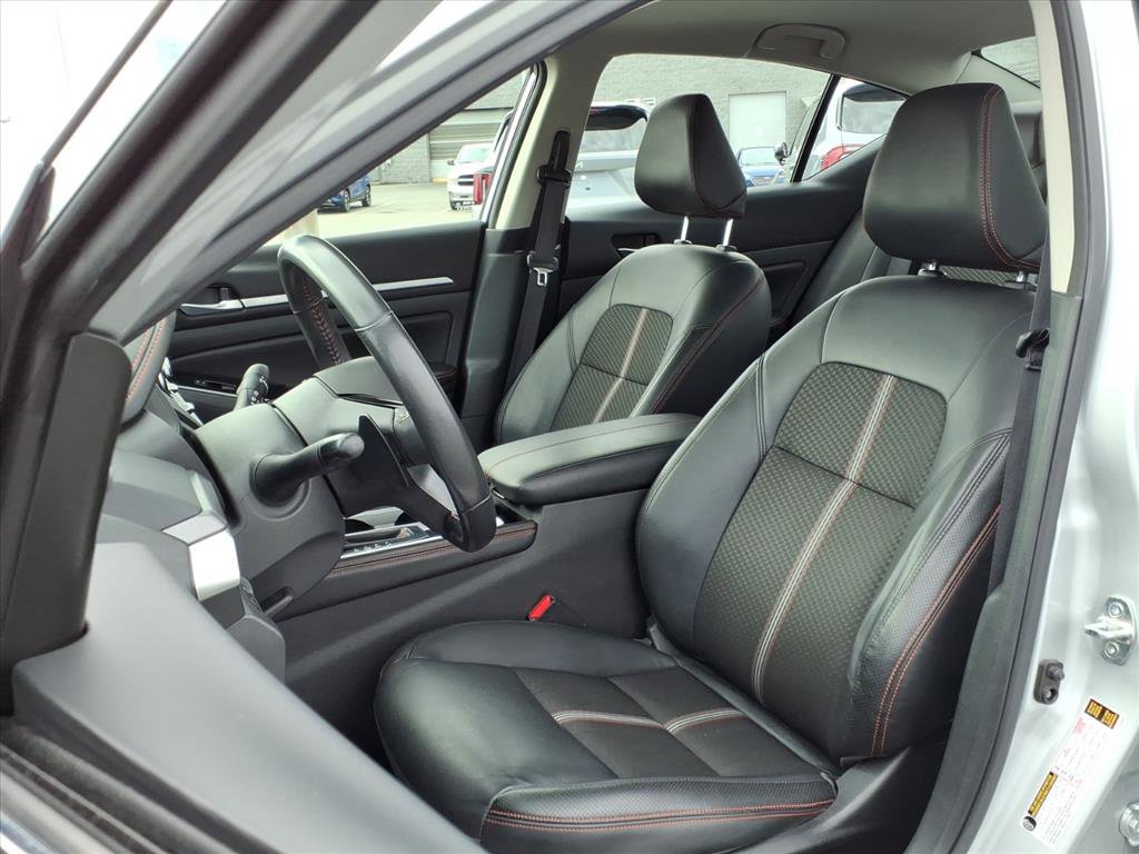 2024 Nissan Altima 2.5 SR photo 3