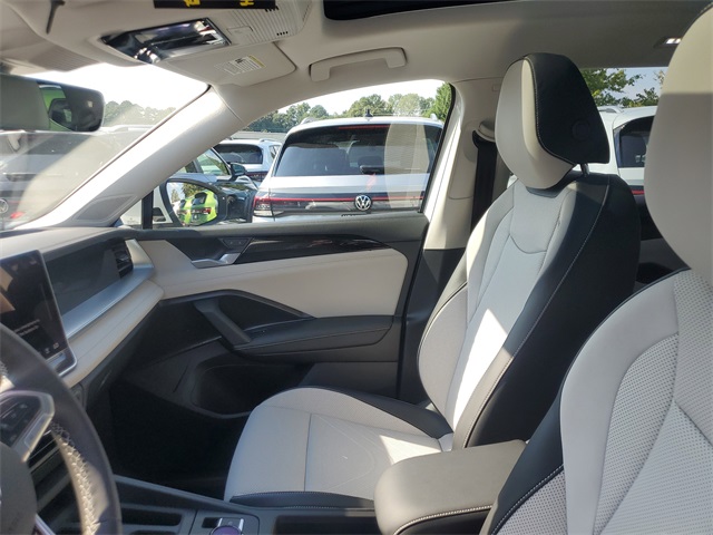 2025 Volkswagen Tiguan SE photo 14