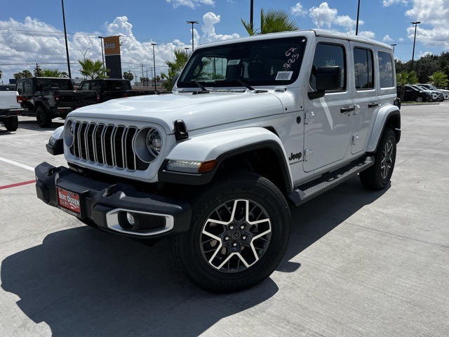 2025 Jeep Wrangler Sahara photo 3