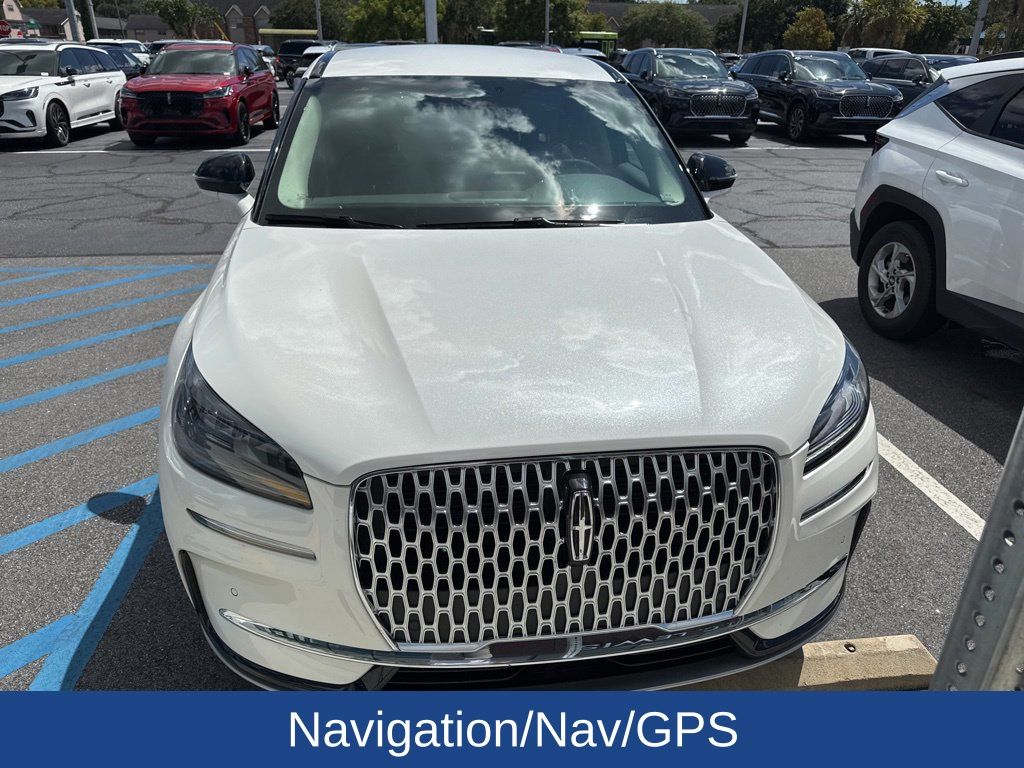 2023 Lincoln Corsair Standard photo 2