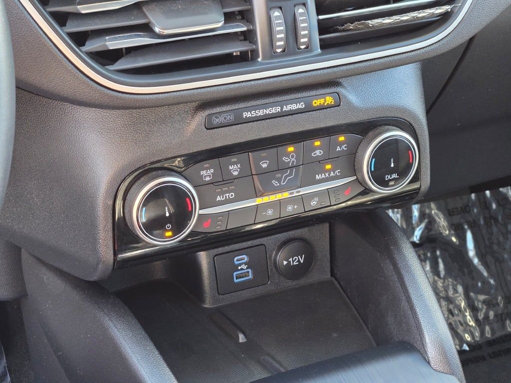 2022 Ford Escape SEL photo 22