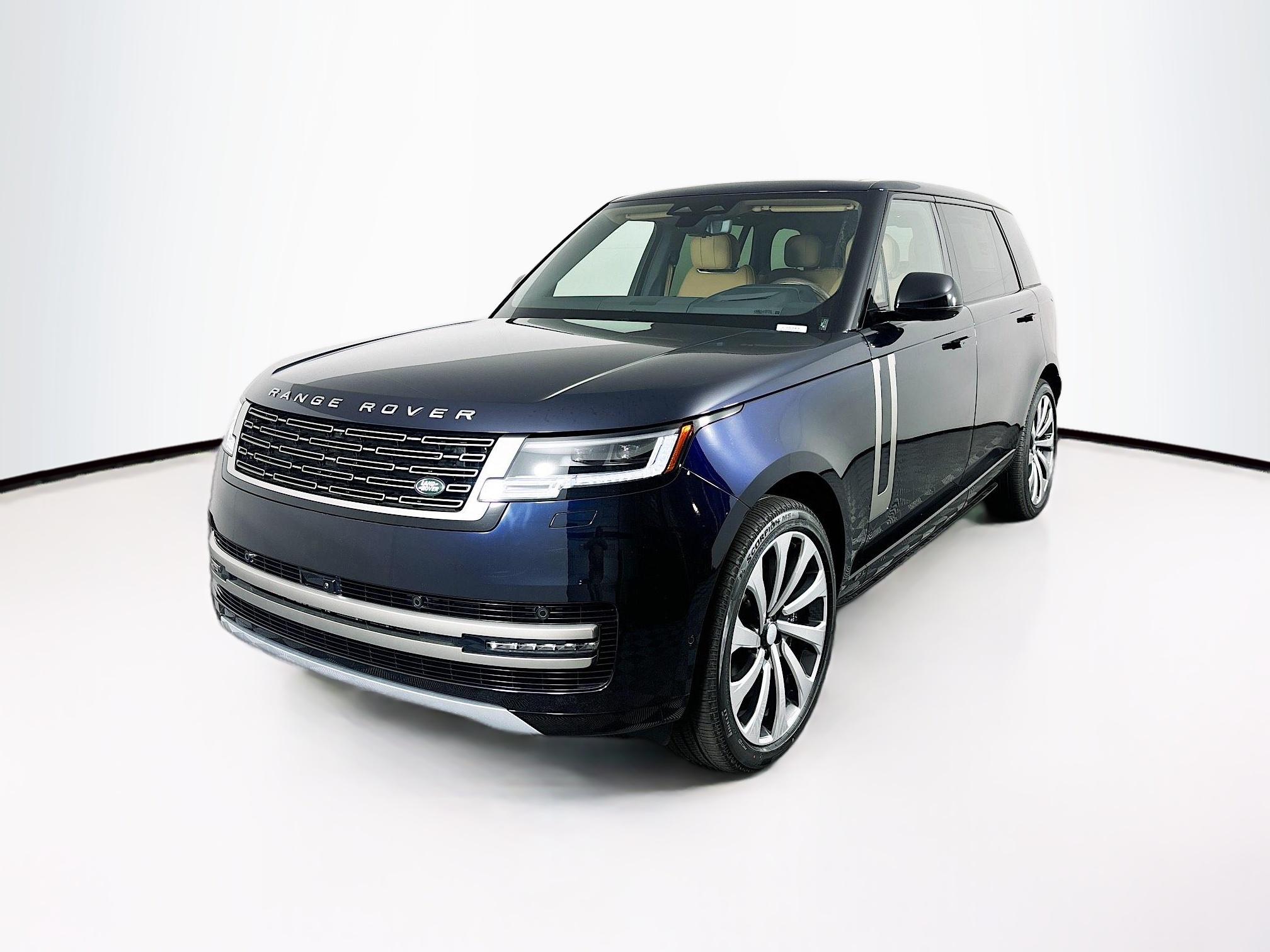 2025 Land Rover Range Rover SE's photo