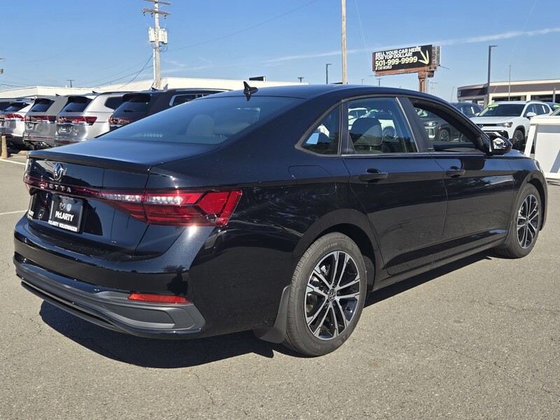 2026 Volkswagen Jetta 1.5T Sport photo 2