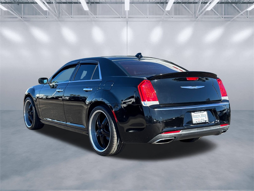 2016 Chrysler 300 C photo 4
