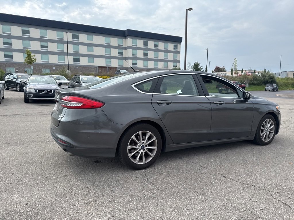 2017 Ford Fusion SE photo 25