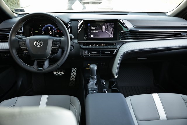 2025 Toyota Camry SE photo 26