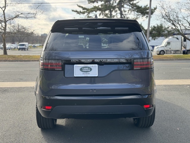 2024 Land Rover Discovery SE photo 2