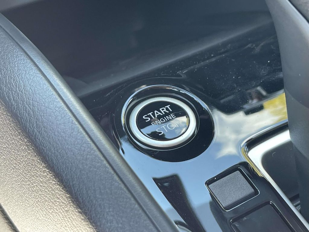 2025 Nissan Versa SV photo 28