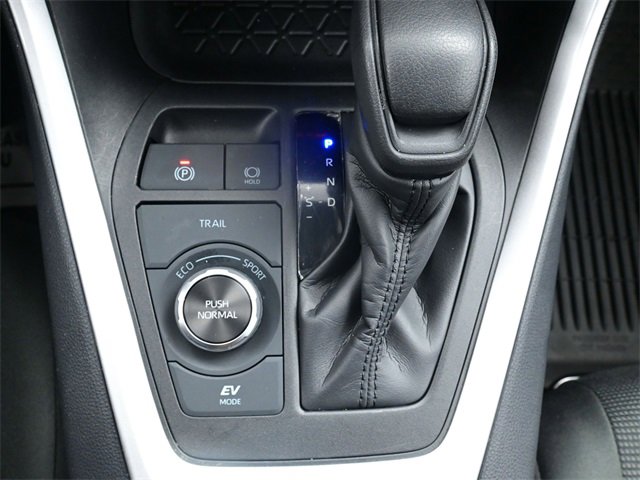 2024 Toyota RAV4 Hybrid LE photo 16