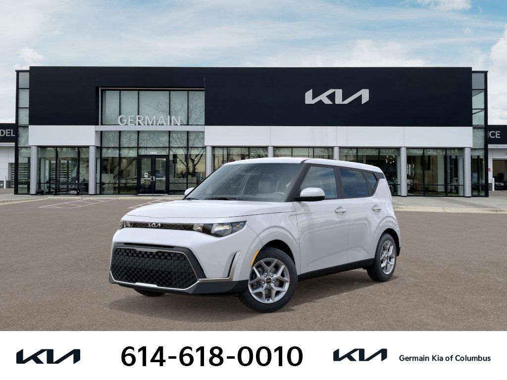2025 Kia Soul LX's photo