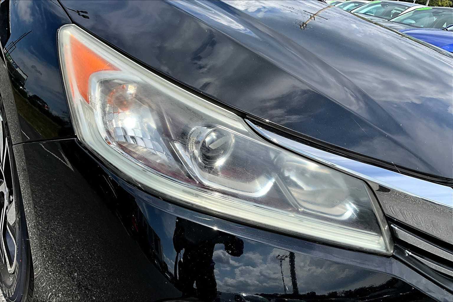2016 Honda Accord LX photo 24