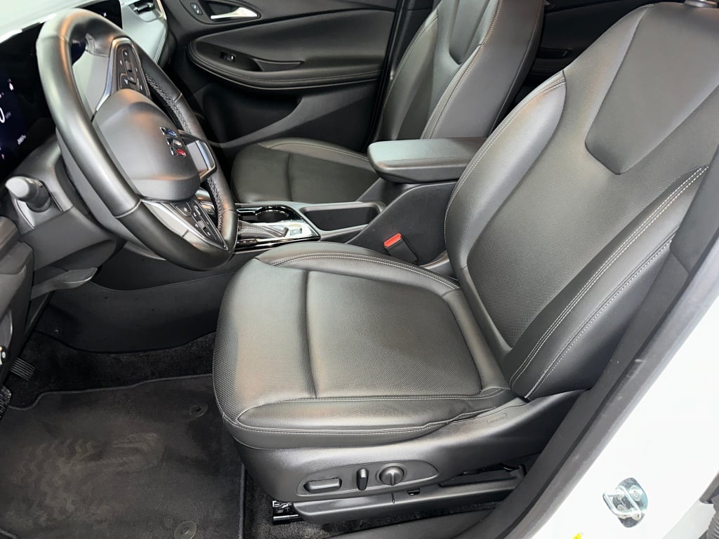 2024 Buick Encore GX Sport Touring photo 2