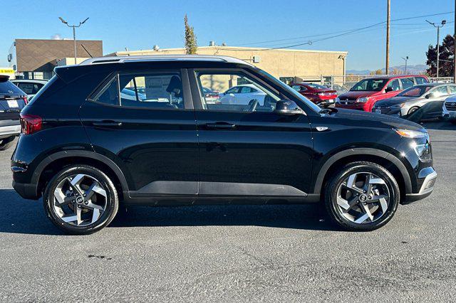 2026 Hyundai Venue SEL photo 3