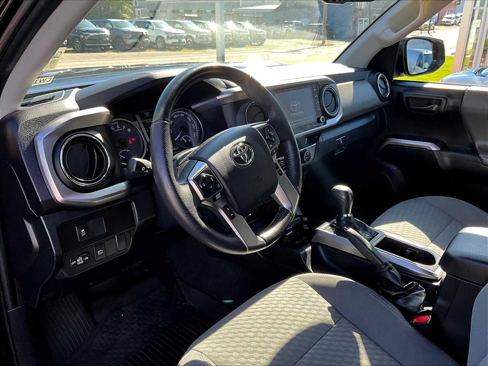 2021 Toyota Tacoma SR5 photo 8