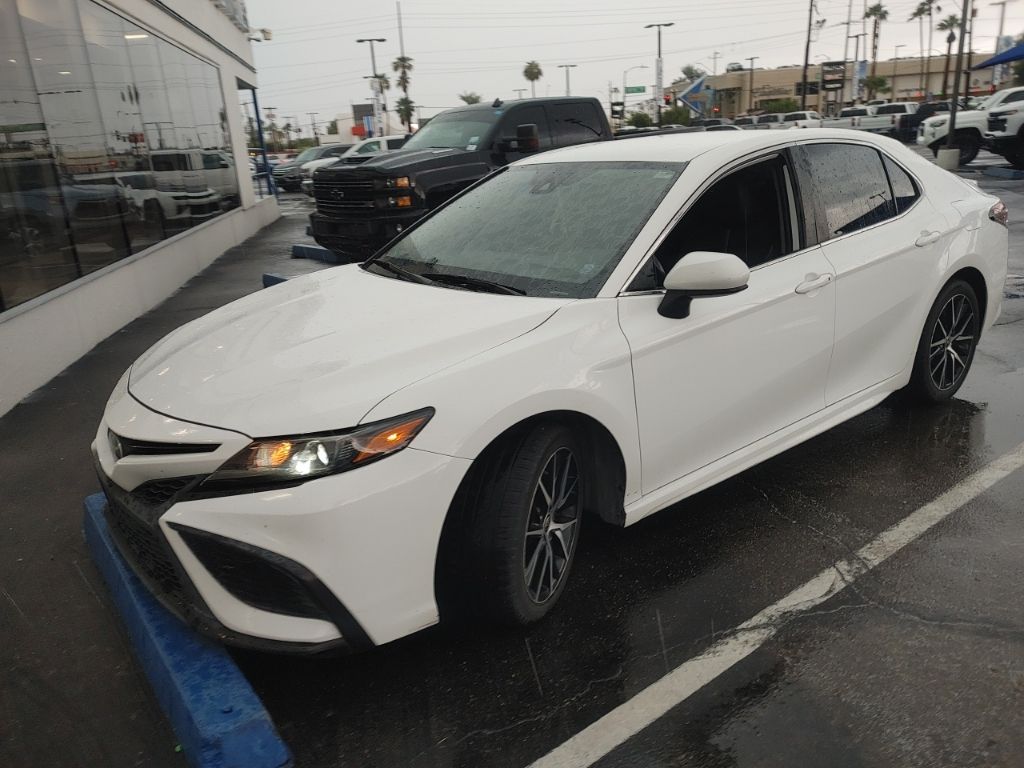 2021 Toyota Camry SE photo 11