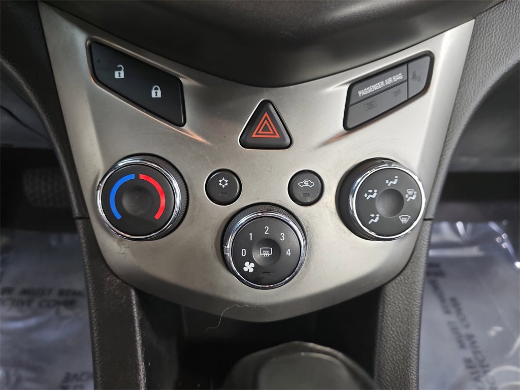 2014 Chevrolet Sonic LT photo 18