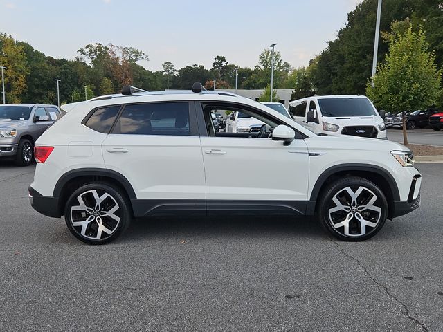 2022 Volkswagen Taos SEL photo 13