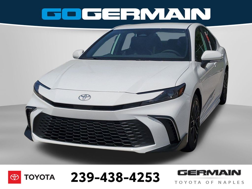 2025 Toyota Camry SE's photo