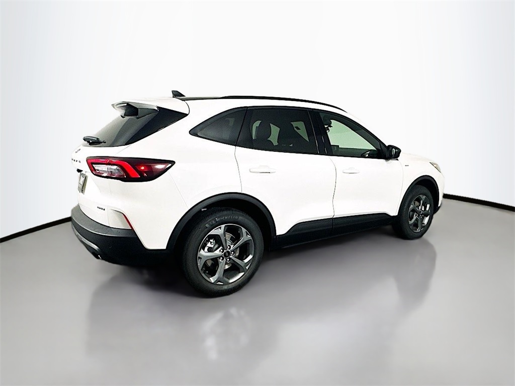 2025 Ford Escape ST-Line photo 6