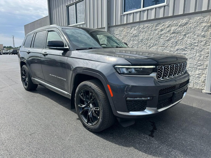 2022 Jeep Grand Cherokee L Summit photo 2
