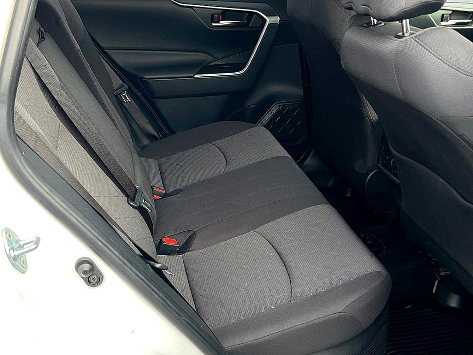 2022 Toyota RAV4 Hybrid XLE photo 23