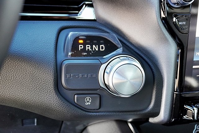 New 2026 Diamond Black Crystal Pearl-Coat Exterior Paint RAM Laramie image 37